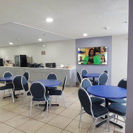 Microtel Inn & Suites By Wyndham Gardendale Buitenkant foto